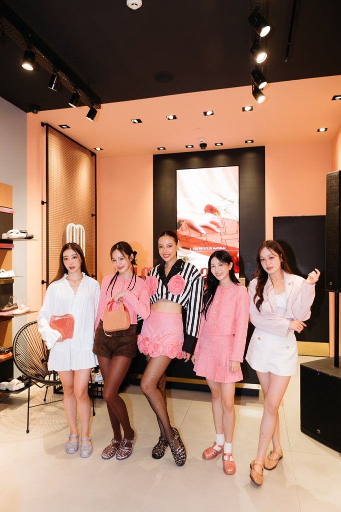 009 Melissa On The Way (กลาง) พิมฐา ฐานิดา - แซมมี่ ดลลชา และ