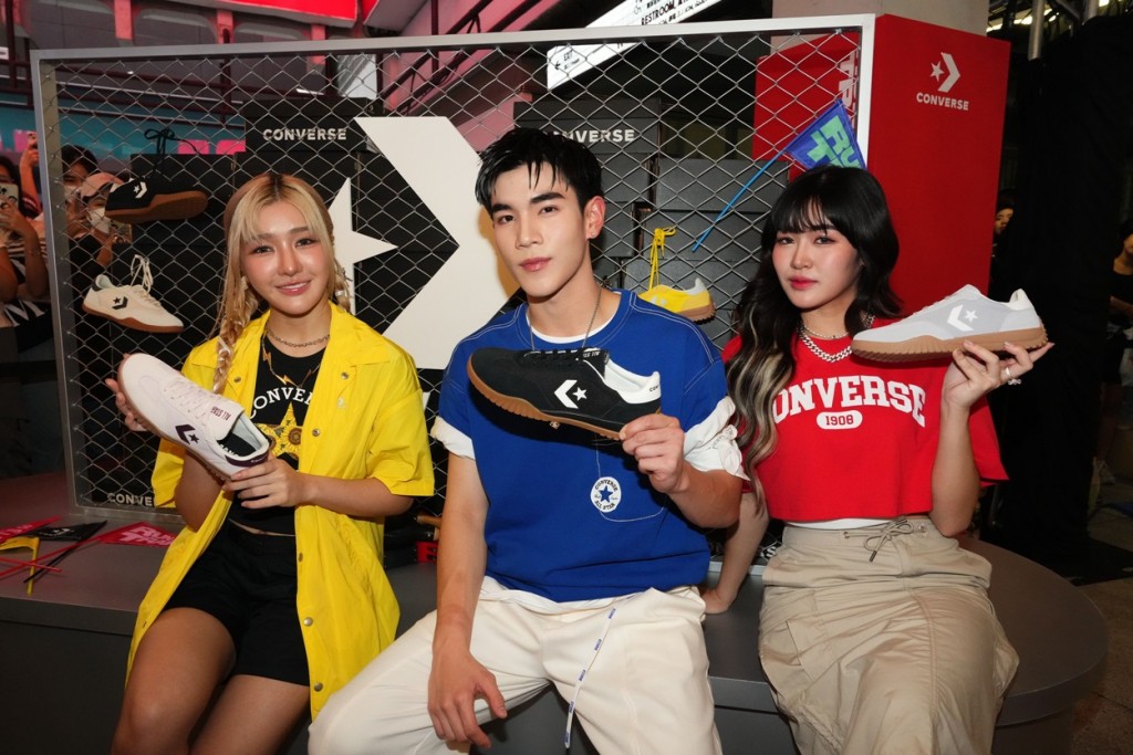 01 โฟร์ท เจนนิษฐ์ มายยู กับรองเท้า converse run star trainer_0