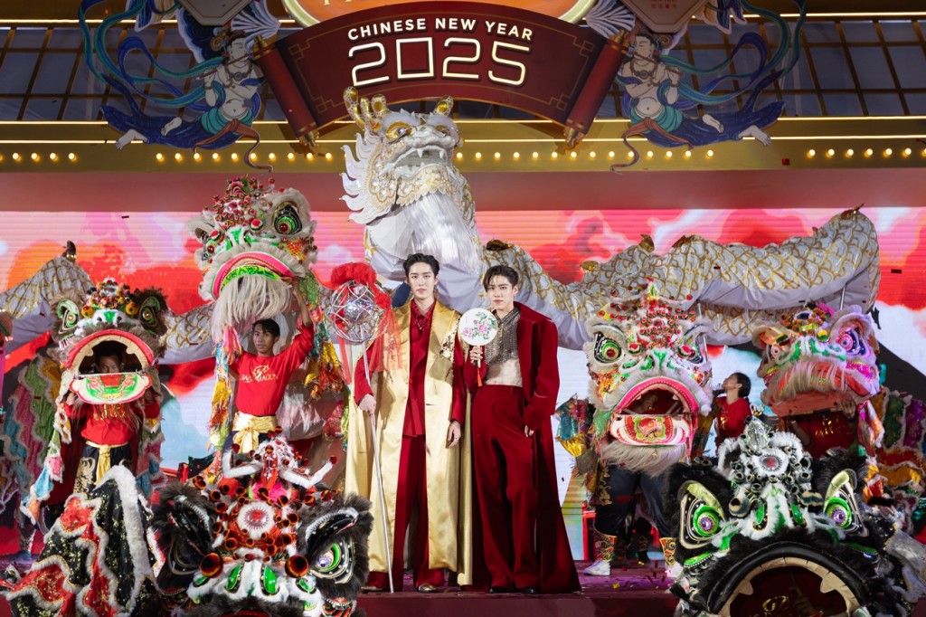 01.ต่อ - ธนภพ และ พีพี - กฤษฏ์ ร่วมฉลองตรุษจีน งาน Siam Paragon A Prosperous Chinese New Year 2025