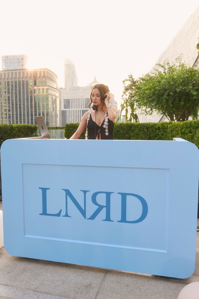 020 Your Daily D.O.S.E of Joy ไอริส อินทรโกมาลย์สุต (DJ ประจำงาน lyn around)