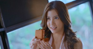 “เอสเธอร์ สุปรีย์ลีลา” เขิน “เป้ อารักษ์” ให้แหวนแทนใจ