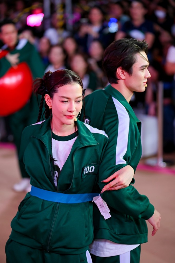 06.1_ไมกี้-จีน่า ร่วมประลองเกม เออีไอโอยู หยุด