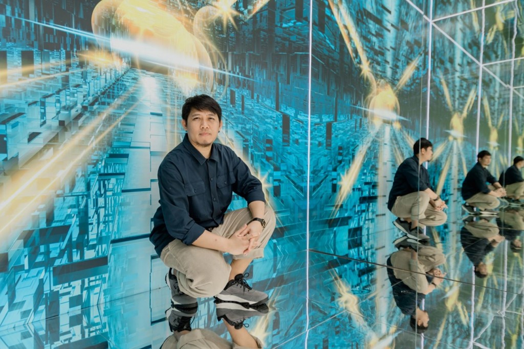 06.อานนท์ เนยสูงเนิน ถ่ายภาพภายในกล่อง.re