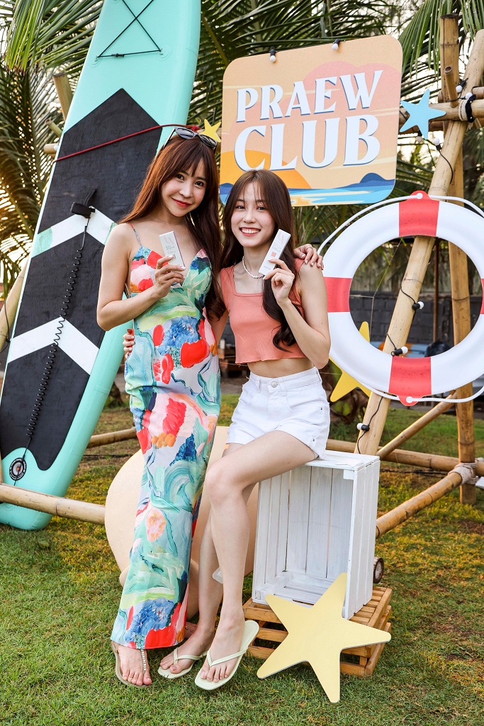 09 (ขวา) อรอริยา มโนมัยพันธุ์ ครีเอเตอร์หน้าใหม่