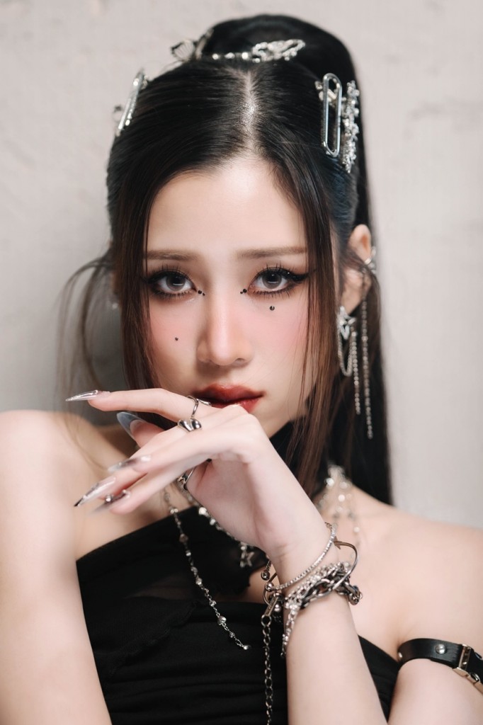 1. QQ Ingan (คิวคิว อิงค์อัณณ์)