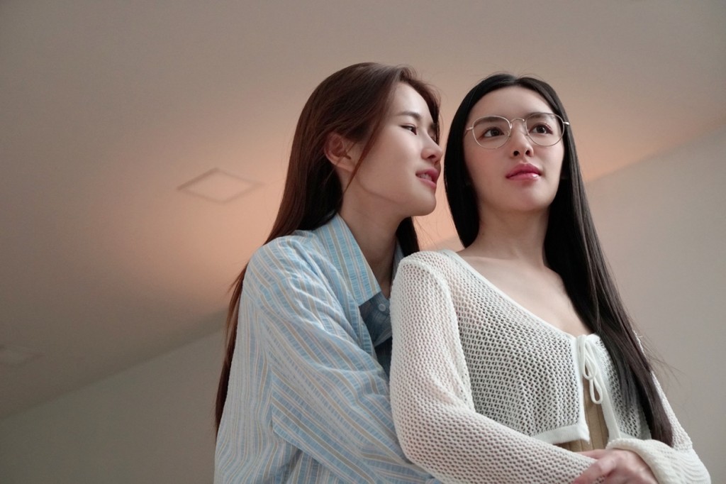 1. อันดา และ ลูกแก้ว