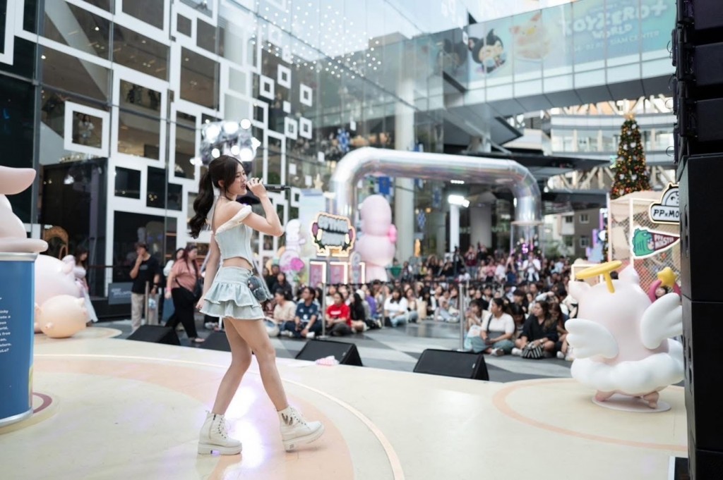 10. D-NAในงาน Siam Center the magical art (of) toy celebration