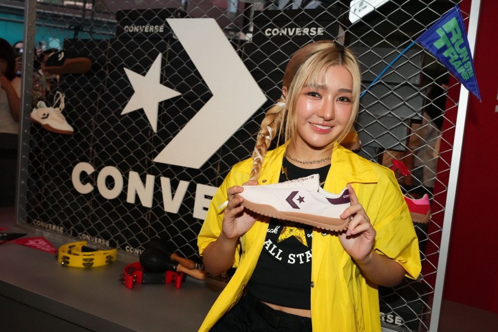 11 เจนนิษฐ์ กับรองเท้า converse run star trainer_0
