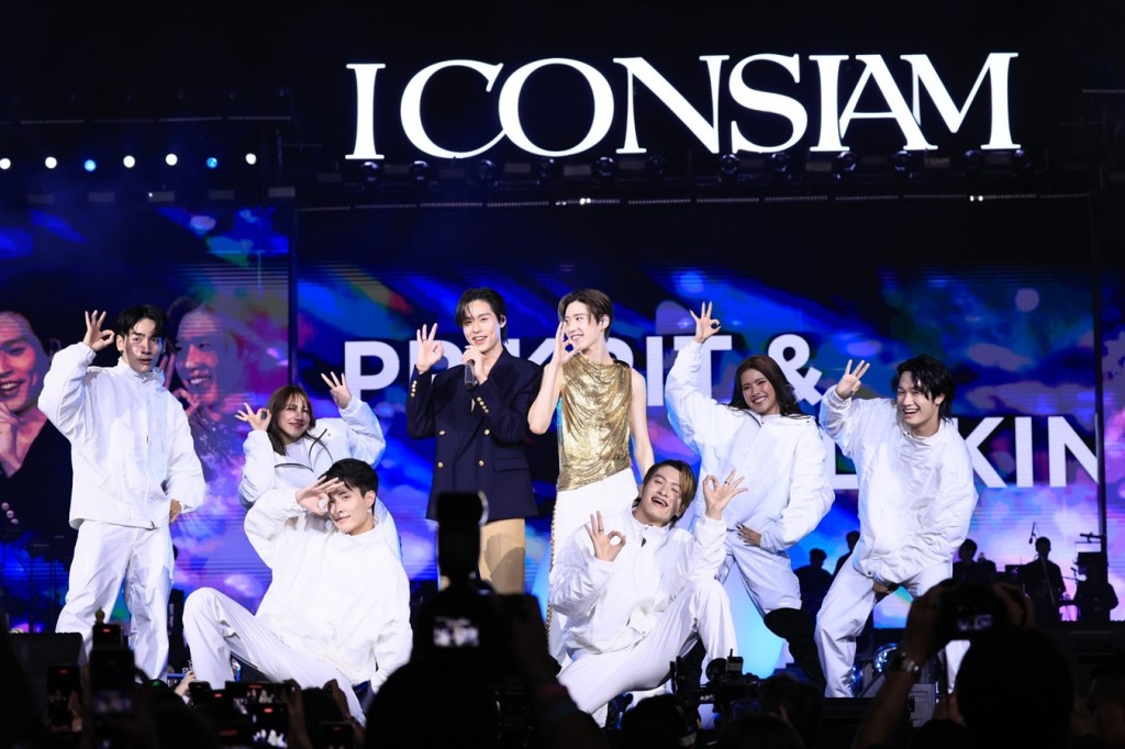 (12) ศิลปินร่วมงานคับคั่ง