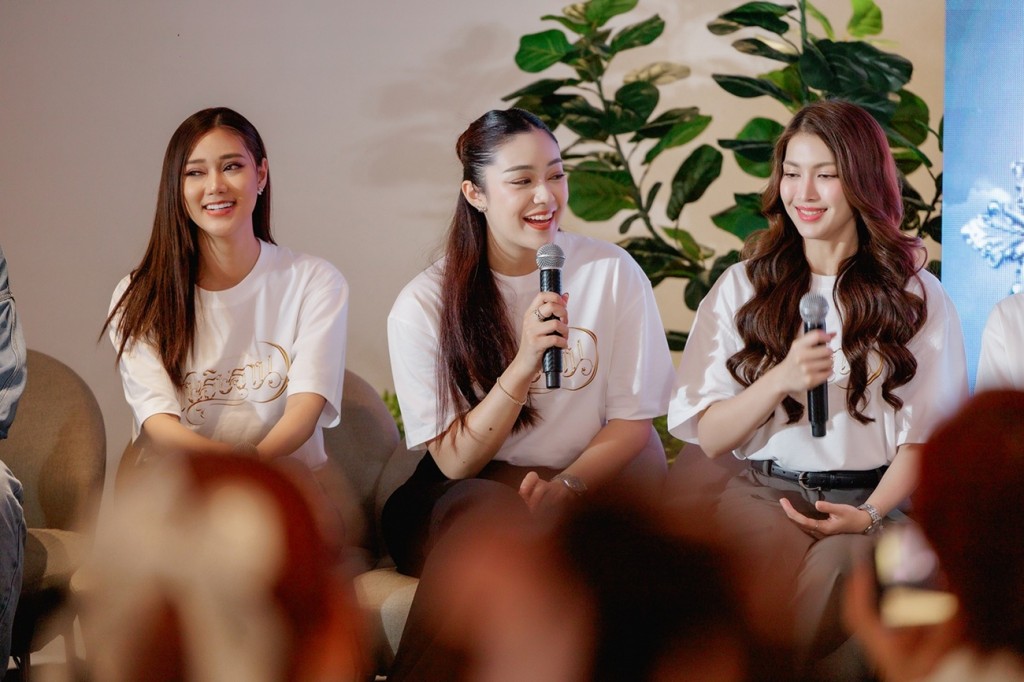 12. ภาพบรรยากาศงานแถลงข่าวบนเวที เปิดตัวซีร_0