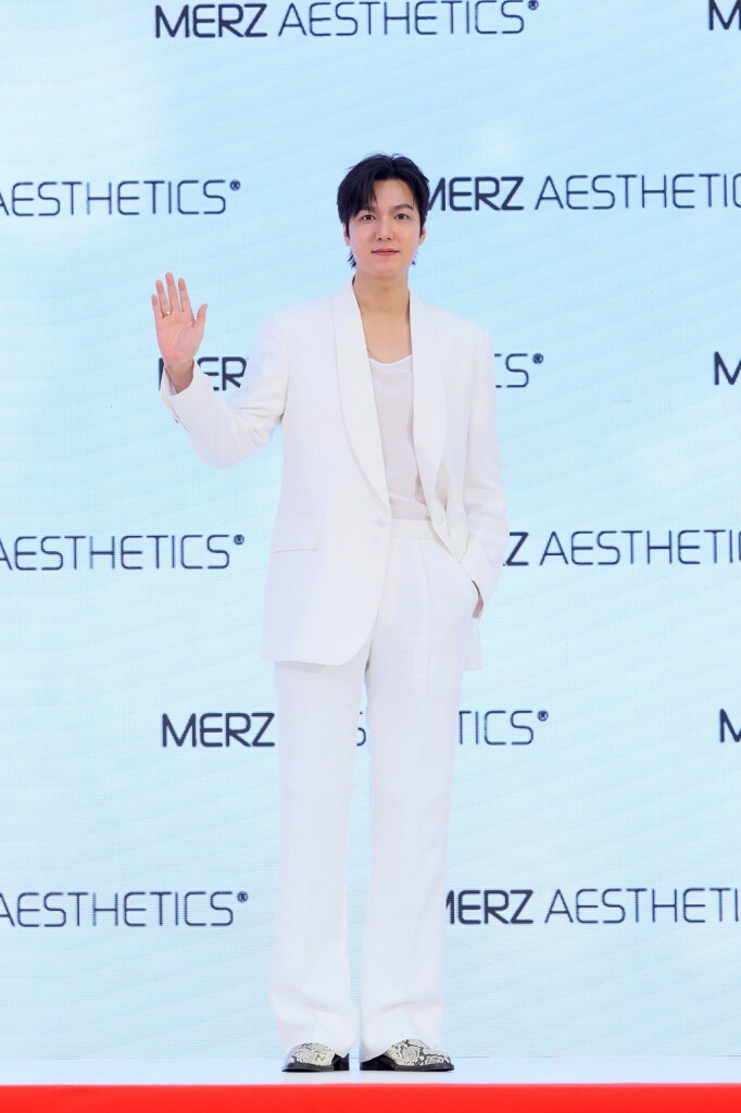 13 อีมินโฮ เซเลบริตี้ แอมบาสเดอร์ ของ ULTHERAPY กลับมาเยือนเมืองไทย เพื่อร่วมงาน MERZ AESTHETICS EXPO