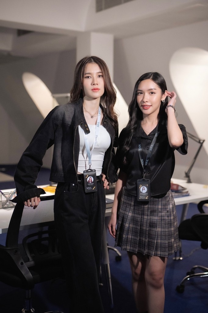 13. อันดา & ลูกแก้ว จาก ซีรีส์ Sunset x Vibes (เพียงชลาลัย)