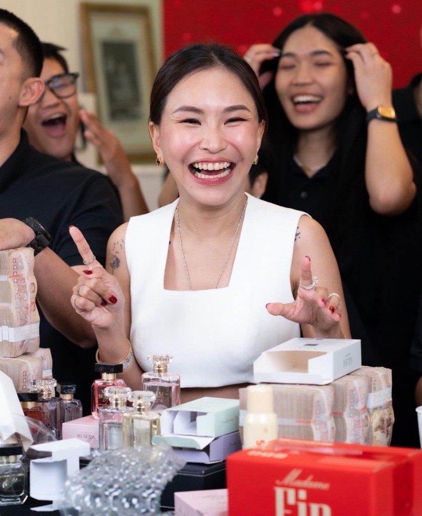 13. “ทราย มาดามฟิน” ชวนร่วมแคมเปญ “ซื้อร้อยลุ้นล้าน”
