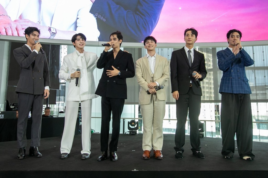 14. The Dragon 6 หนุ่ม โชว์พิเศษ ในงาน Press Con ซีรีส์ เพียงชลาลัย