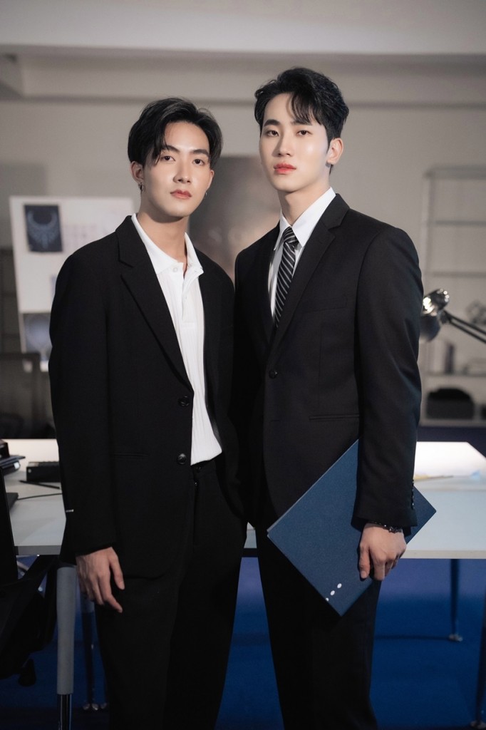 14. เจเจ & ฟง จาก ซีรีส์ Sunset x Vibes (เพียงชลาลัย)