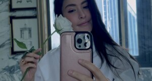 ดูแล้ว อิ่มอก อิ่มใจ “ริต้า” แบ่งปันดอกกุหลาบขาวช่อใหญ่บึ้ม! ให้คนได้หยิบกลับบ้าน…  มีความสุขทั้งคนให้ และ คนรับ สวย น่ารัก แถมมีน้ำใจเป็นที่สุด  #RitaKornGavin