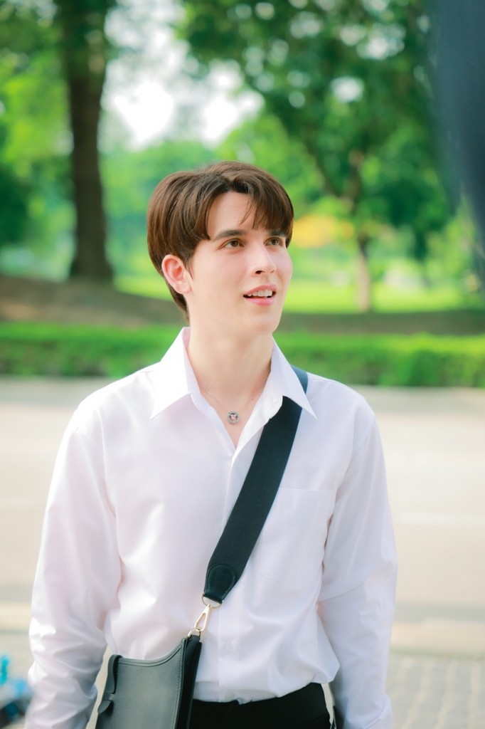 16. แบงค์ นายเอก จาก ซีรีส์ Sunset x Vibes (เพียงชลาลัย)