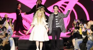 เจ้าแม่แฟชั่น กุ้ง-ศรุดา ร่วมเฉลิมฉลองโฉมใหม่ New Episode คอนเซ็ปต์ MBK MB COOL   ส่ง 2 แฟชั่นโชว์สุดจี๊ด!!! ที่งาน  MBK Idol Fashion Week