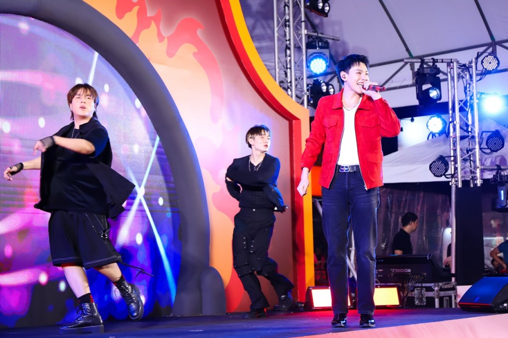 17_ต้าห์อู๋ กับการแสดงบนเวที_5