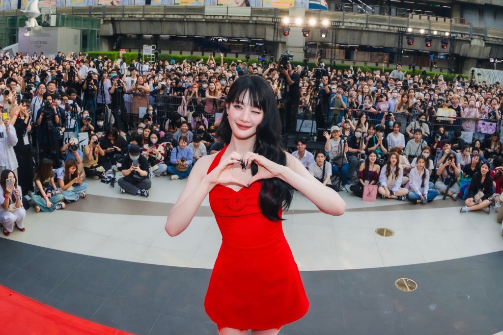 2. MINNIE (G)I-DLE 3CE Asia Ambassador