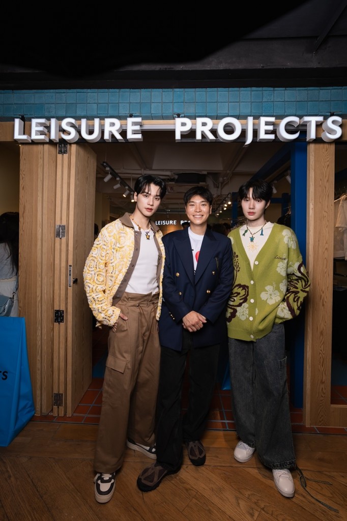 2. ณัฐพล กนกวลีวงศ์ ผู้ก่อตั้งแบรนด์ Leisure Projects กับ เก่ง-น้ำปิง ที่ Leisure Projects SIAM CENTER store new concept opening