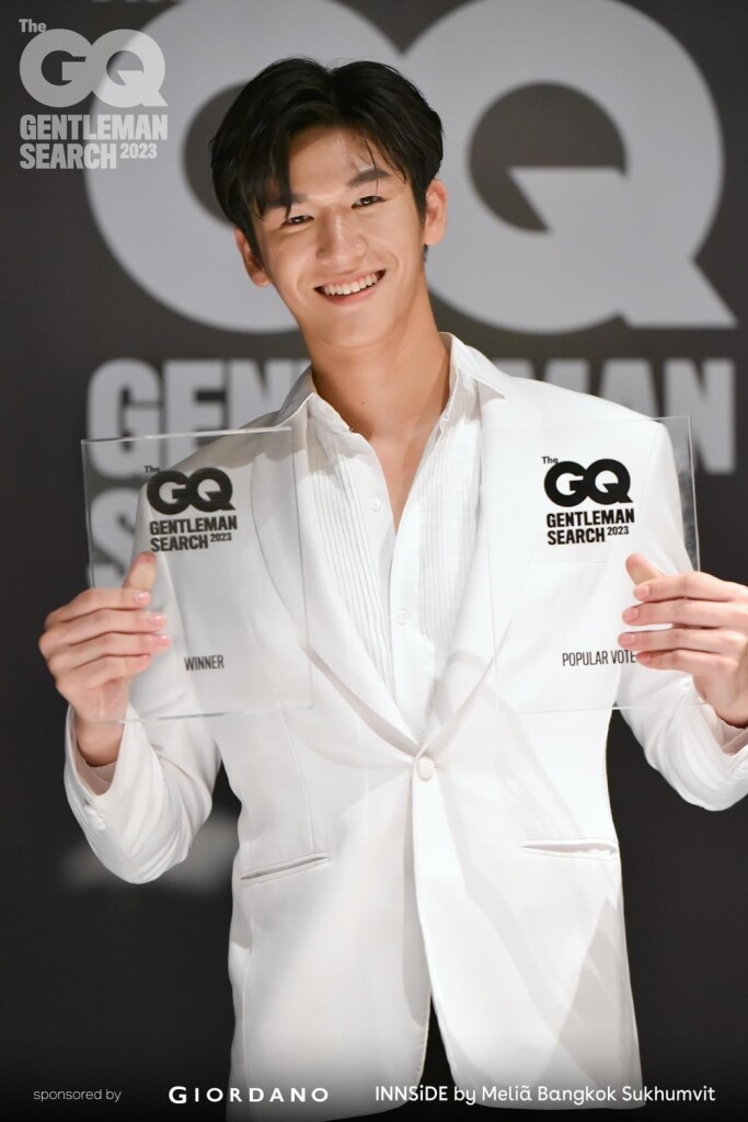 2. มอสหลง หรือ มอส - ภาณุวัฒน์ โสประดิษฐ นักแสดงสังกัด Star Hunter Entertainment