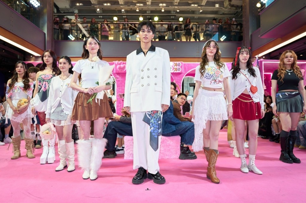 2. “Siam Center x TROFI Flower Love Fashion Show” เปิดตัว TROFI FLOWER LOVE COLLECTION_0