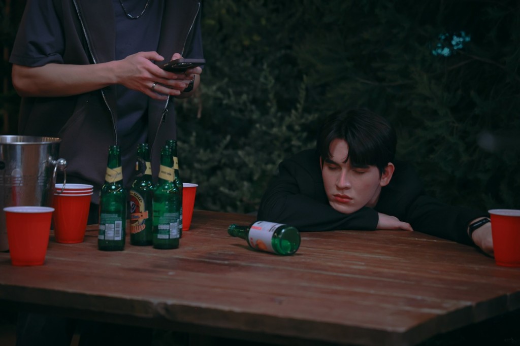 22. ซีรีส์ Sunset x Vibes