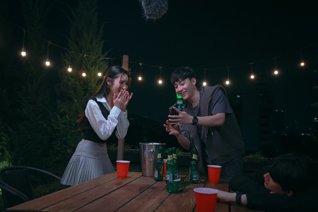 24. ซีรีส์ Sunset x Vibes