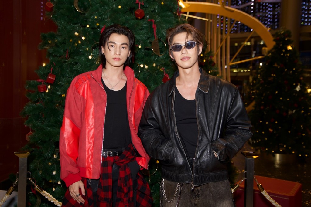 3.กลัฟ-คณาวุฒิ และ ไบร์ท-วชิรวิชญ์ ร่วมฉลองคริสต์มาสสุดยิ่งใหญ่ “SIAM PARAGON THE MAGICAL CELEBRATION”