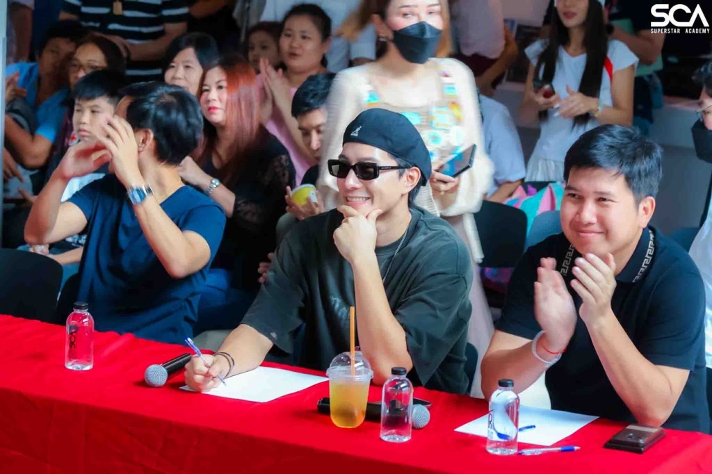 4. บี้ ร่วมเป็นคณะกรรมการออดิชั่นนักแสดง ใน สถาบัน SCA