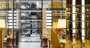 เปิดตัวอย่างเป็นการ CELINE STORE สาขาสยามพารากอนปรับเปลี่ยนโฉมใหม่ตอบรับการออกแบบภายใต้คอนเซปต์ของ HEDI SLIMANE เปิดตัวอย่างเป็นการ CELINE STORE สาขาสยามพารากอนปรับเปลี่ยนโฉมใหม่ตอบรับการออกแบบภายใต้คอนเซปต์ของ HEDI SLIMANE