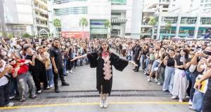 “ออม กรณ์นภัส” ปลื้ม “หลิงหลิง” เพื่อนนักแสดงช่อง 3 ร่วมยินดี แฟนคลับจัดเซอร์ไพรส์ฉลองรับปริญญาสุดอบอุ่น