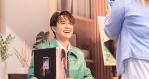 ทำแฟนคลับใจฟู! “ไมกี้ ปณิธาน” นั่งสบตา กระทบไหล่  ในงาน FANSIGN PHOTOBOOK : MIKEY One Fine Day