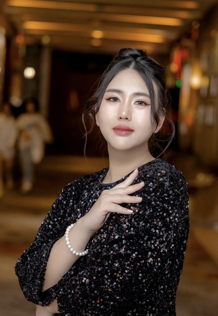 5. ยู - กมล รุททองจันทร์ กรรมการบริหาร บริษัท _0