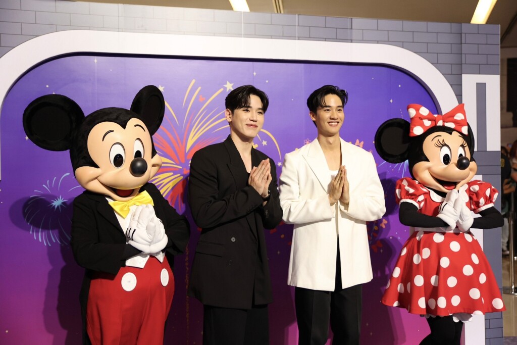 5.เต-นิว ร่วม Meet&Greet กับMickey Mouse และ Minnie Mouse