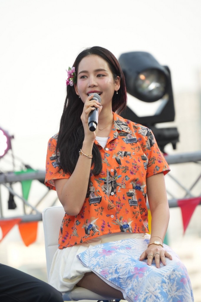 6. โบว์ - เมลดา สุศรี ตัวแทนนางสงกรานต์ไอคอนสยาม