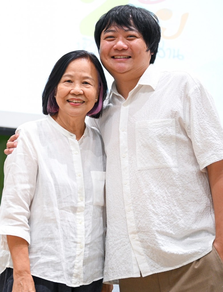 6. “หม่าม้าเดือนเพ็ญ เกษียณสำราญ - โค้ดดี้ เสือร้องไห้” ตัวแทน วัยรุ่น-วัยเก๋า