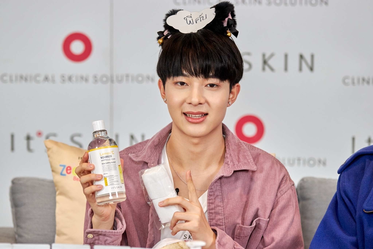 6E2F7AEB-7631-457A-BCD4-23C389F90E23