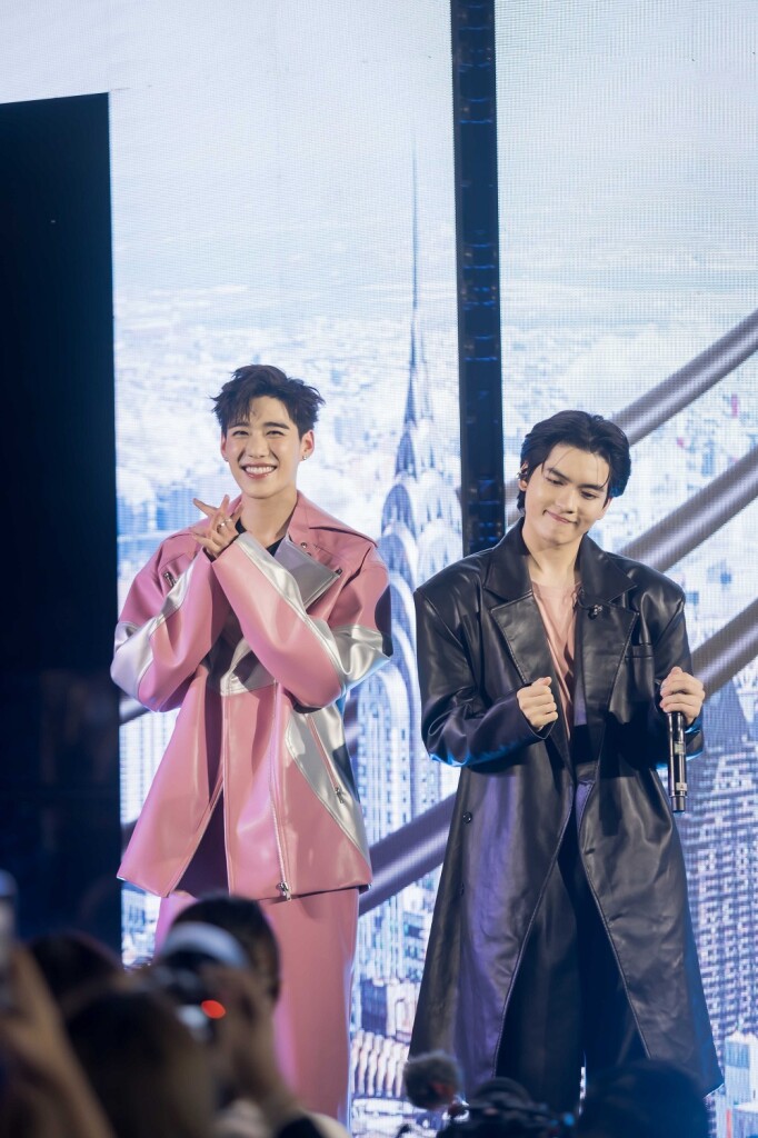 7. งาน AIM HIGH TO THE SKY ดึง 2 ไอดอล พีพี กฤษฏ์ Eyes of Maybelline และ ยอร์ช ยงศิลป์ Special Guest Star ร่วมงาน