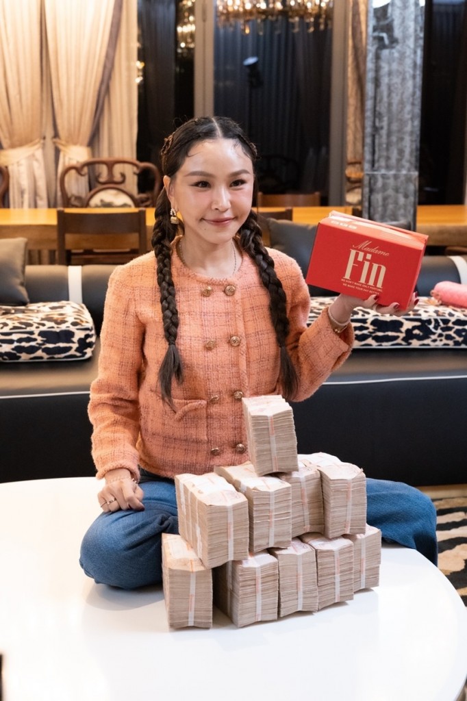 7. “ทราย มาดามฟิน” ชวนร่วมแคมเปญ “ซื้อร้อยลุ้นล้าน”