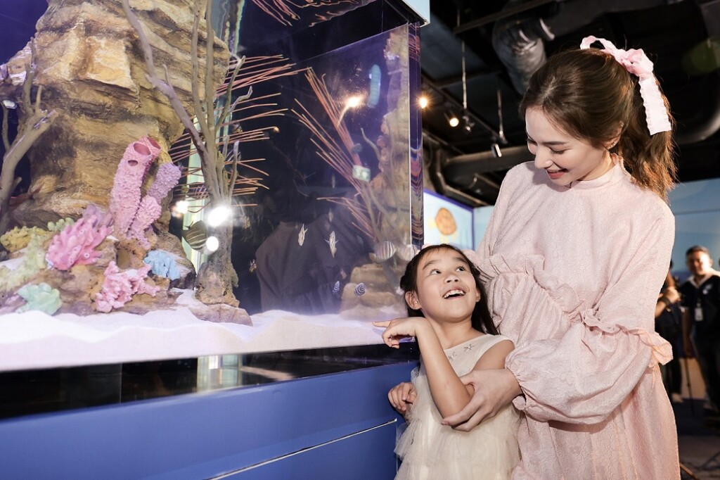 7.ต่าย ชุติมา และน้องพิพิม ร่วมกิจกรรมกับ Sealife Bangkok และ เป๊ปป้า พิก