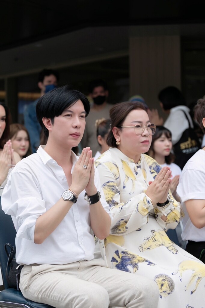 8. โอ๋ Star Hunter และ เอื้ออารี ตรีโสภา สองผู้บริหารจาก Star Hunter Entertainment