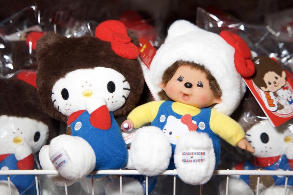 9. Monchhichi x Hello Kitty Collectionคอลเลคชั่นพิเศษฉลองครบรอบ 50 ปี