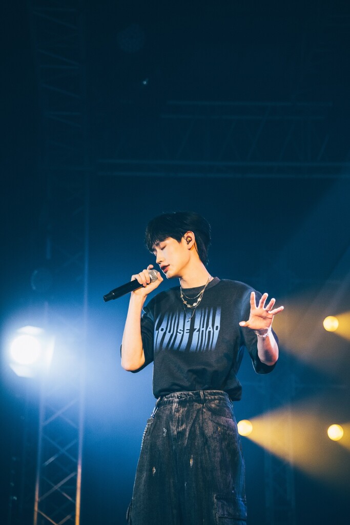 AK Liuzhang Bus stop BKK Tour-1335