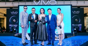วีโว่ สร้างปรากฏการณ์สนั่นวงการสมาร์ทโฟน   ส่งแบรนด์แอมบาสเดอร์ตัวแม่ อั้ม พัชราภา ไชยเชื้อ เปิดตัว Vivo V5s วีโว่ สร้างปรากฏการณ์สนั่นวงการสมาร์ทโฟน   ส่งแบรนด์แอมบาสเดอร์ตัวแม่ อั้ม พัชราภา ไชยเชื้อ เปิดตัว Vivo V5s
