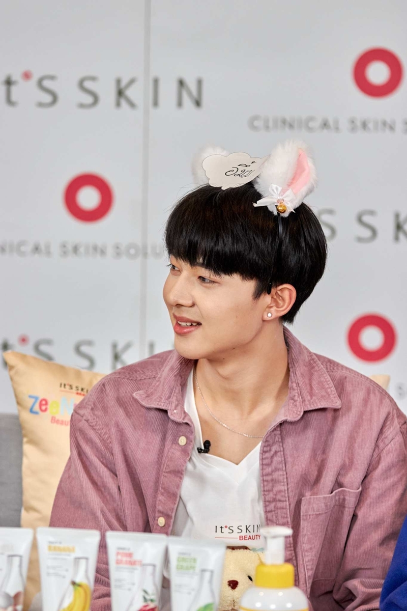 D7592CB4-B46D-480F-89C7-7E68F769D070