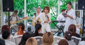 มนต์เสน่ห์เห่งเสียงร้องของ “NIMO” สะกดคนดูอยู่หมัด  ในงาน White Secret Party – Exclusive Acoustic Show with Nimo