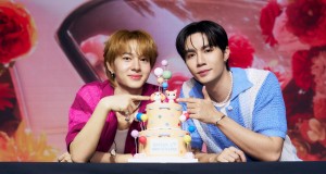 ‘ซี-นุนิว’ แจกความสดใสเกินร้อย ใน Photobook ‘Come Rain Come Shine’  สุดปลื้ม จัดงาน ‘ZeeNuNew 3rd Fansign’ ยกให้เป็น 3 ปีที่มีความหมาย