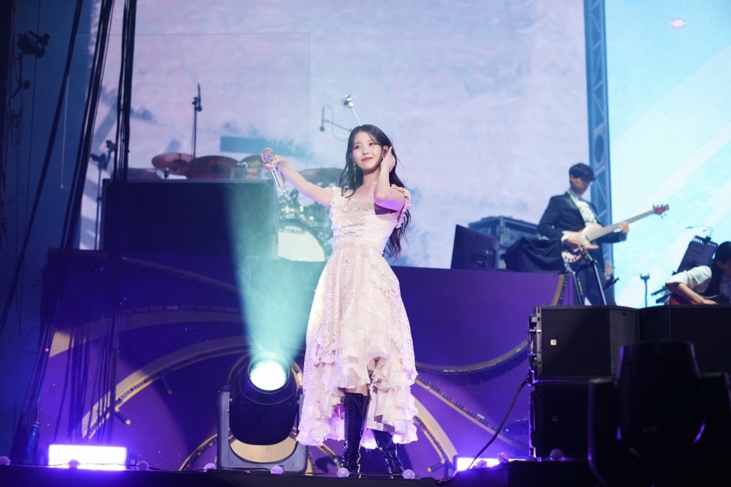 [EDAM] 2022 IU Concert _The Golden Hour 오렌지 태양 아래_  (10)